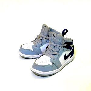 Jordan Kids Sneakers in Gray and White